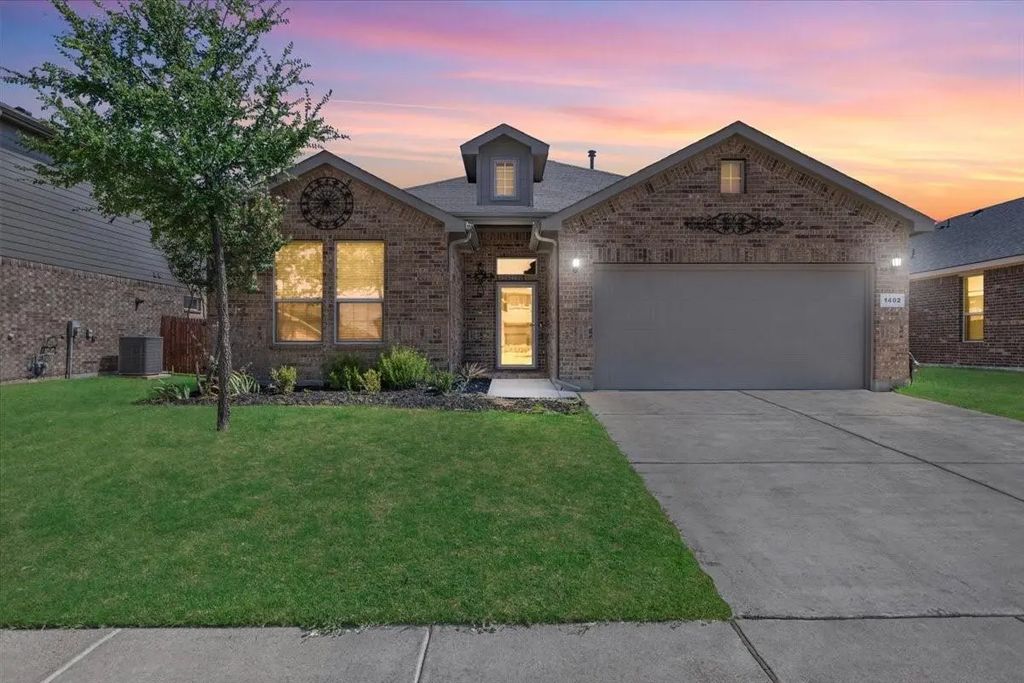 1402 Pleasanton Road, Cleburne