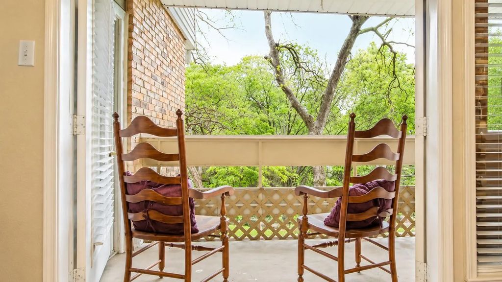 8550 Fair Oaks Crossing 114, Dallas