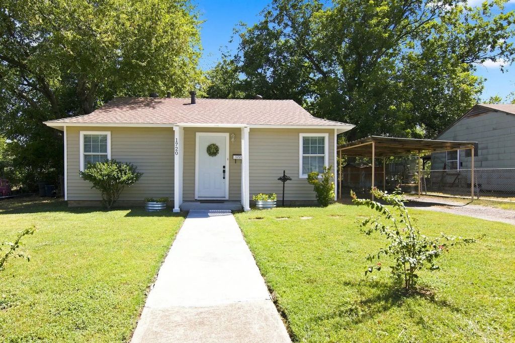 1720 Glenn Drive, Blue Mound