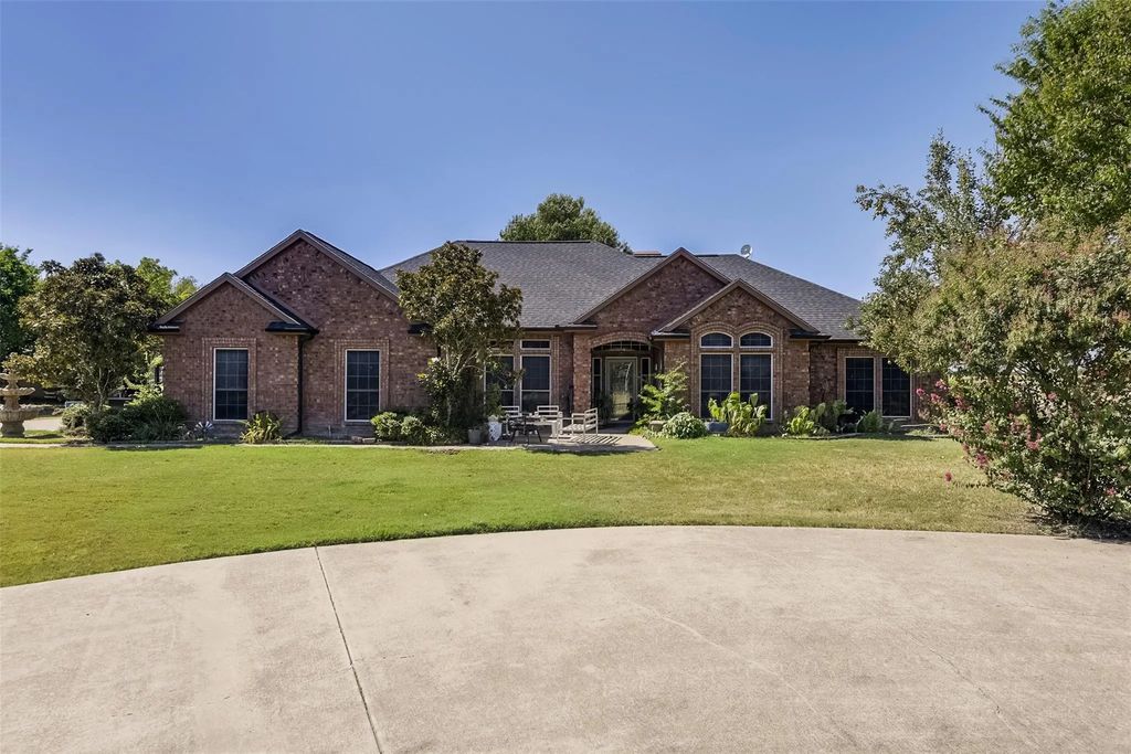 137 Cactus Road, Waxahachie