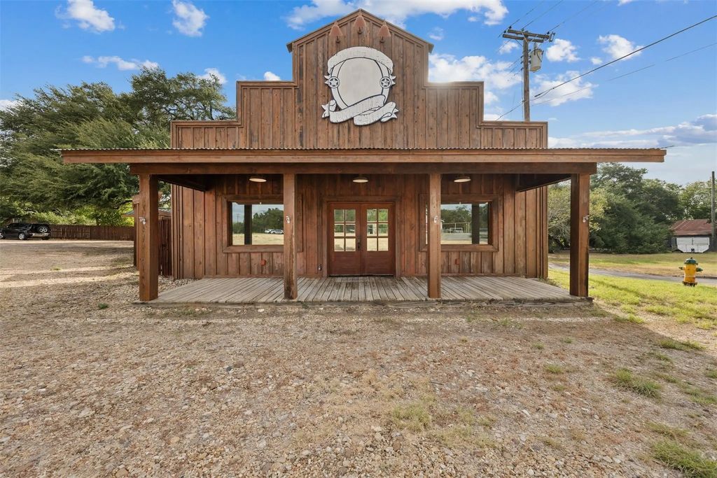 6401 Rock Creek Road, Waco