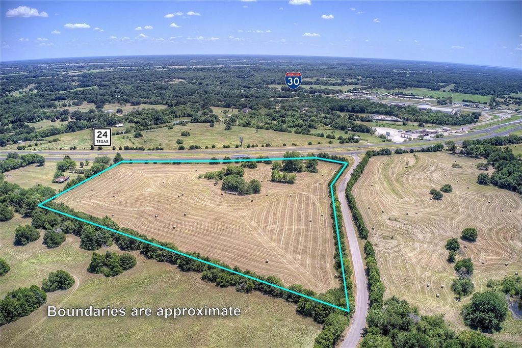 438 State Highway 24, Campbell