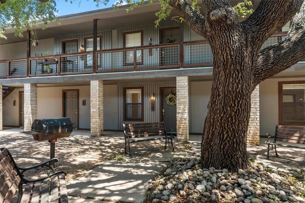 1348 S 12th Street, Waco