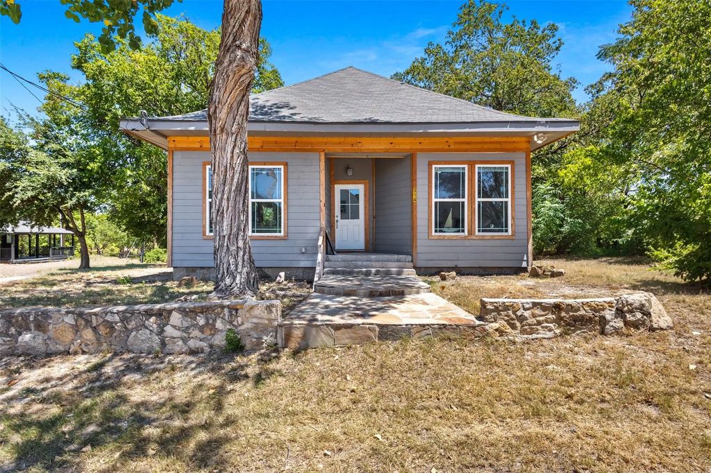 314 N Harding Street, Fort Worth