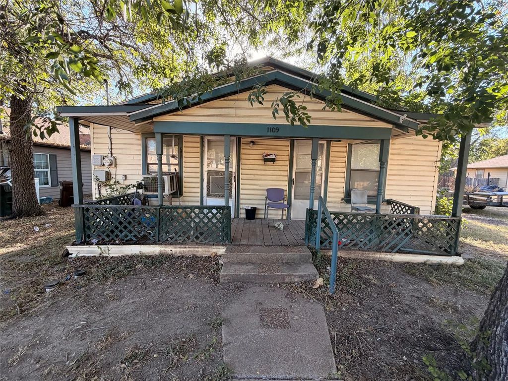 1109 G Avenue, Plano