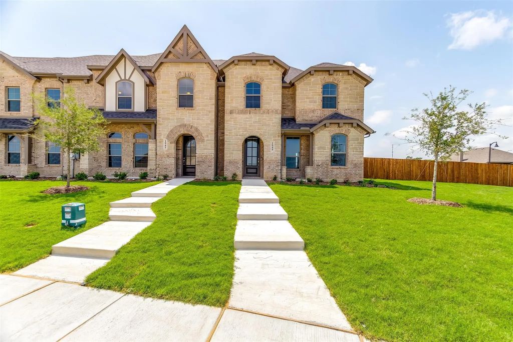 1533 Homeplace Circle, Mansfield