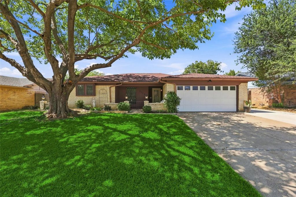 3113 Mossy Oak Lane, Bedford