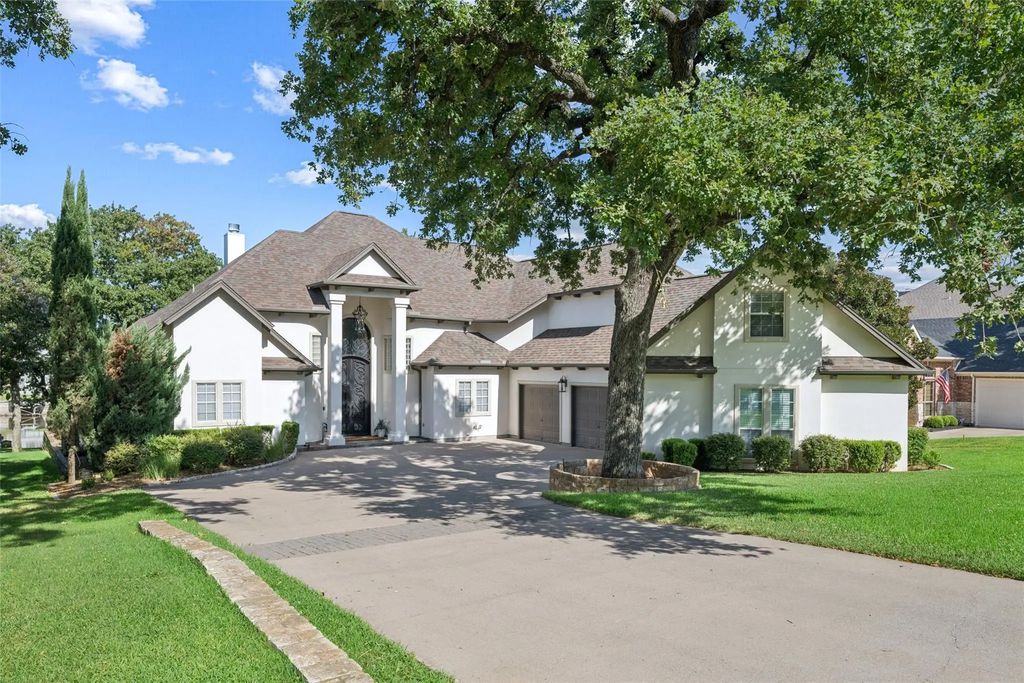 1825 Spinnaker Lane, Azle