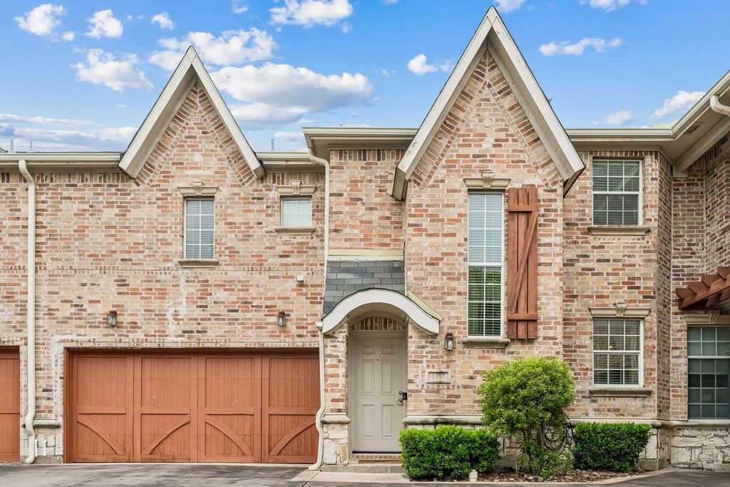 2117 Parkview, Carrollton