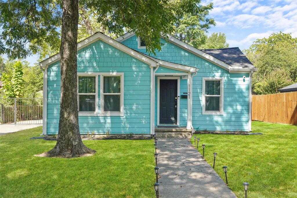 1121 Hudgins Avenue, Fort Worth