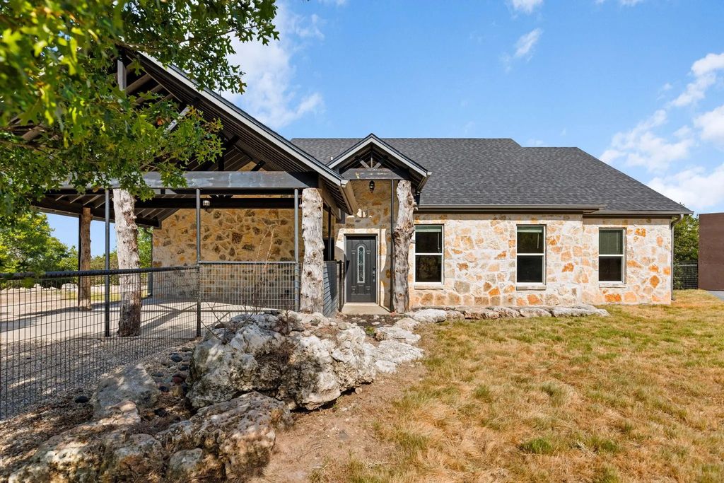778 Rivercrest Road, Valley Mills