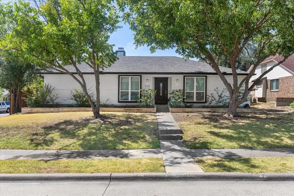 1732 Brighton Drive, Carrollton