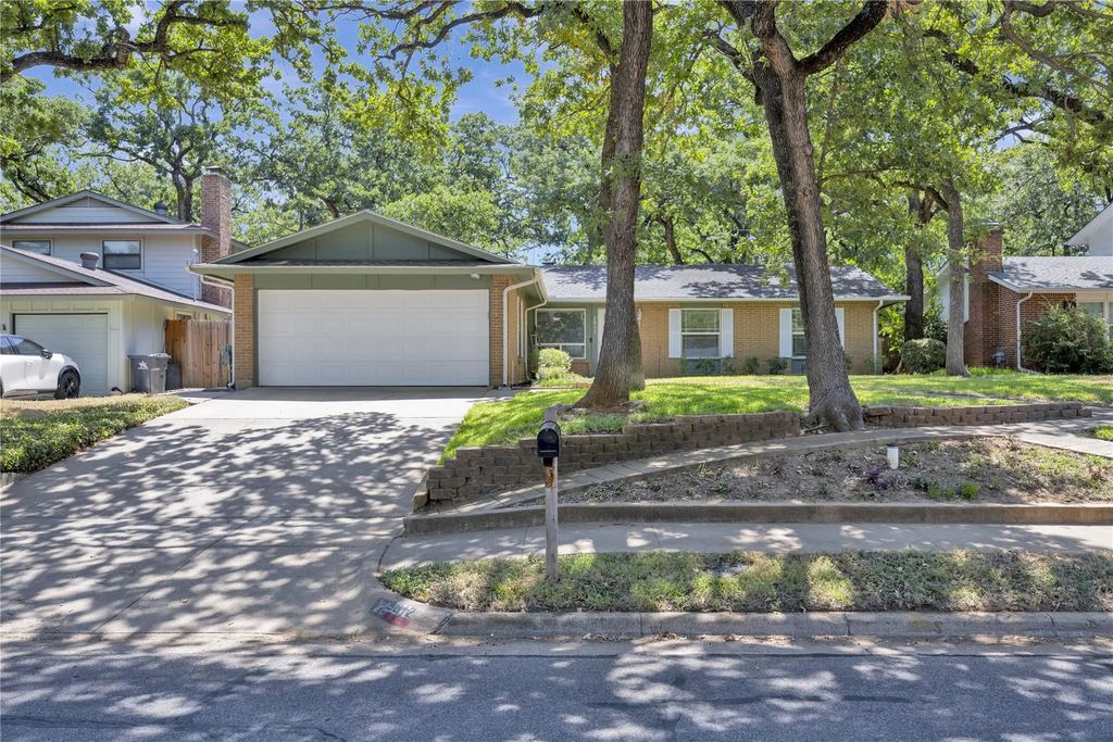 2812 Norwood Lane, Arlington
