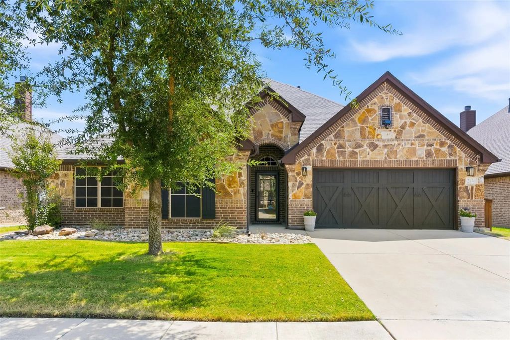 2749 Buffalo Run, Burleson