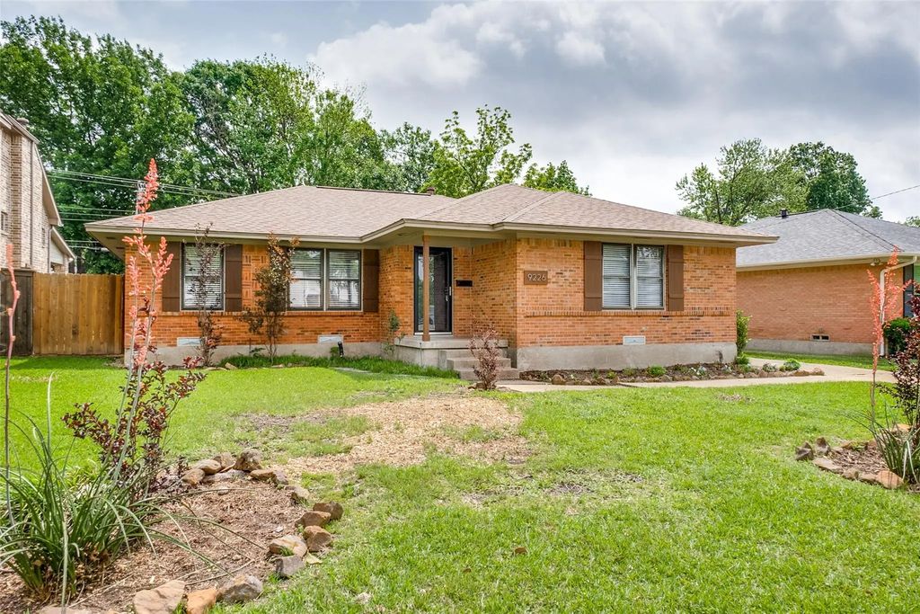 9226 Larchwood Drive, Dallas