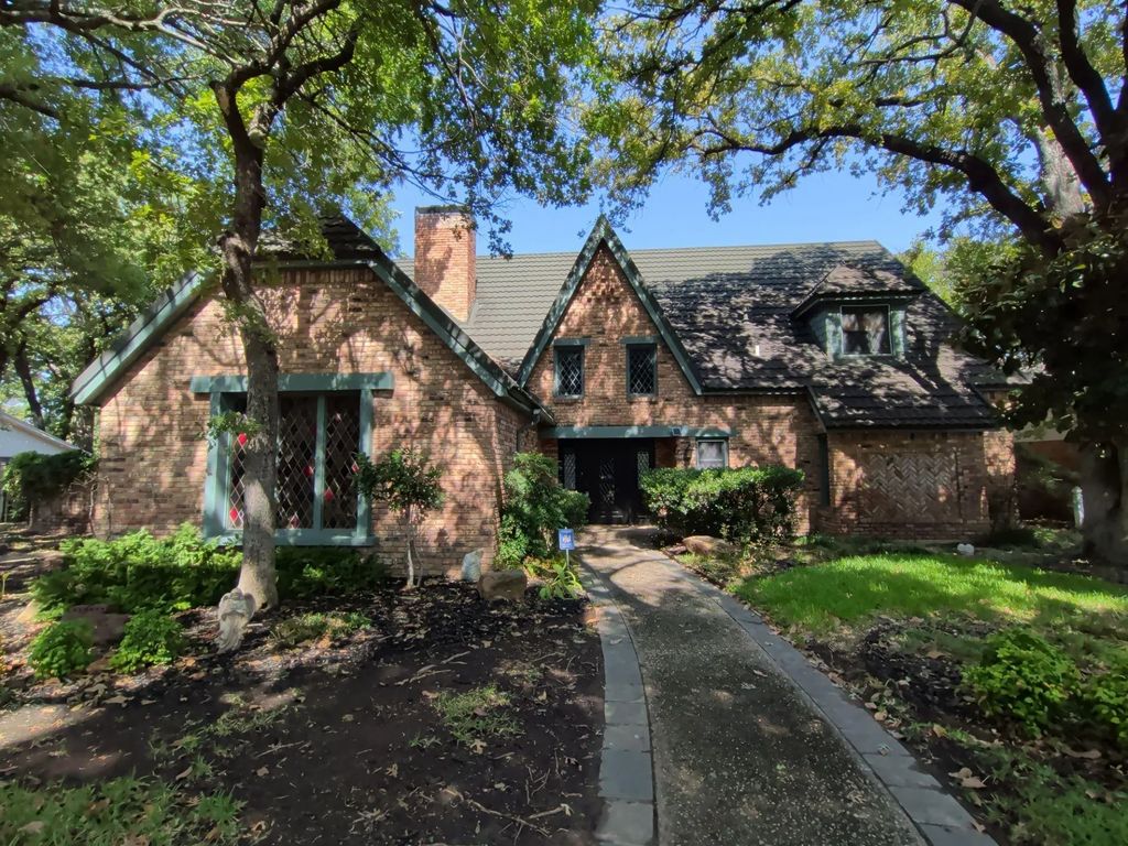 2311 Lakeside Drive, Arlington