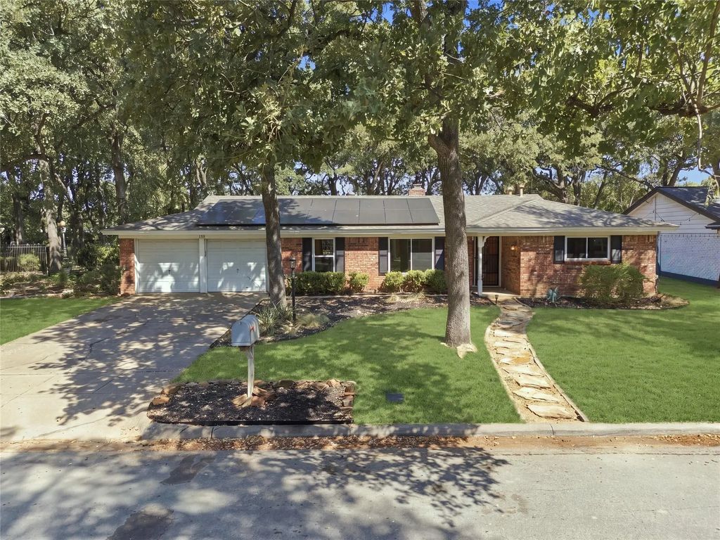 1312 Kathryn Street, Hurst