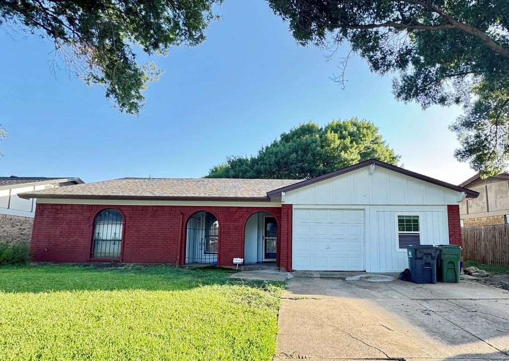 1020 Judy Lynn Drive, Arlington