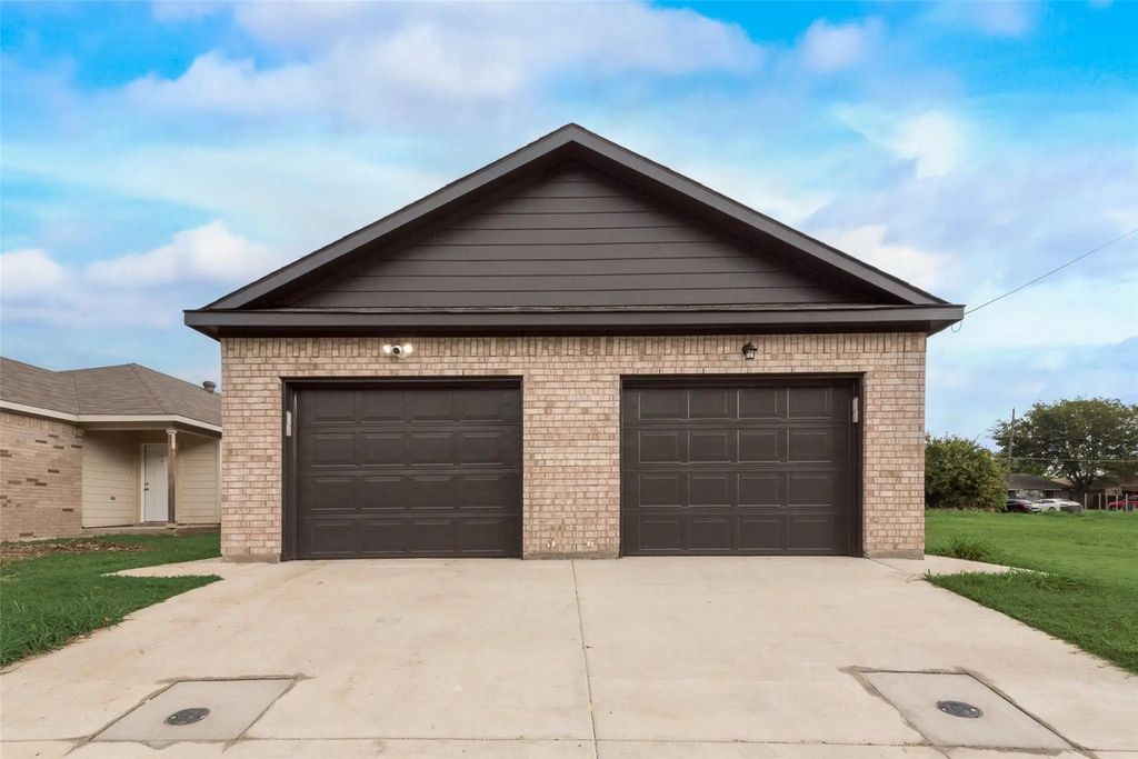 3153 Stag Road, Dallas