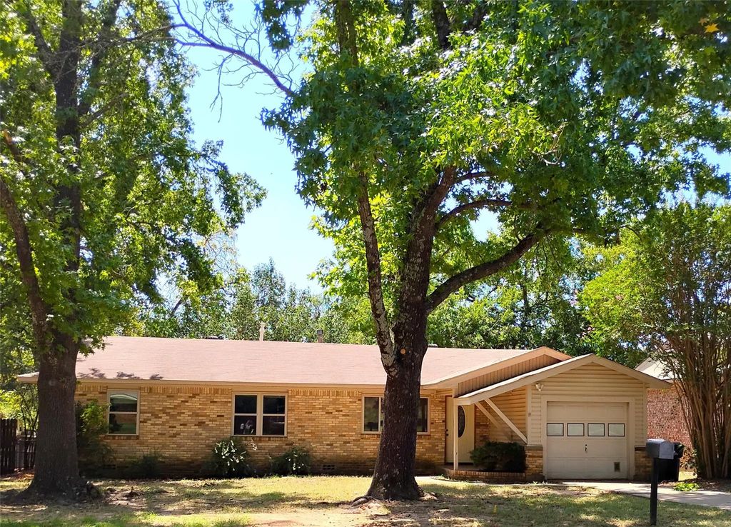 2922 Stafford Drive, Denison