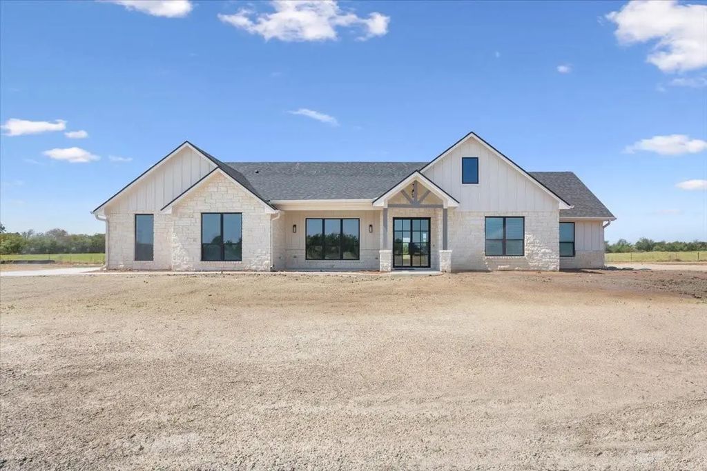 569 Lacek Mill Road, China Spring