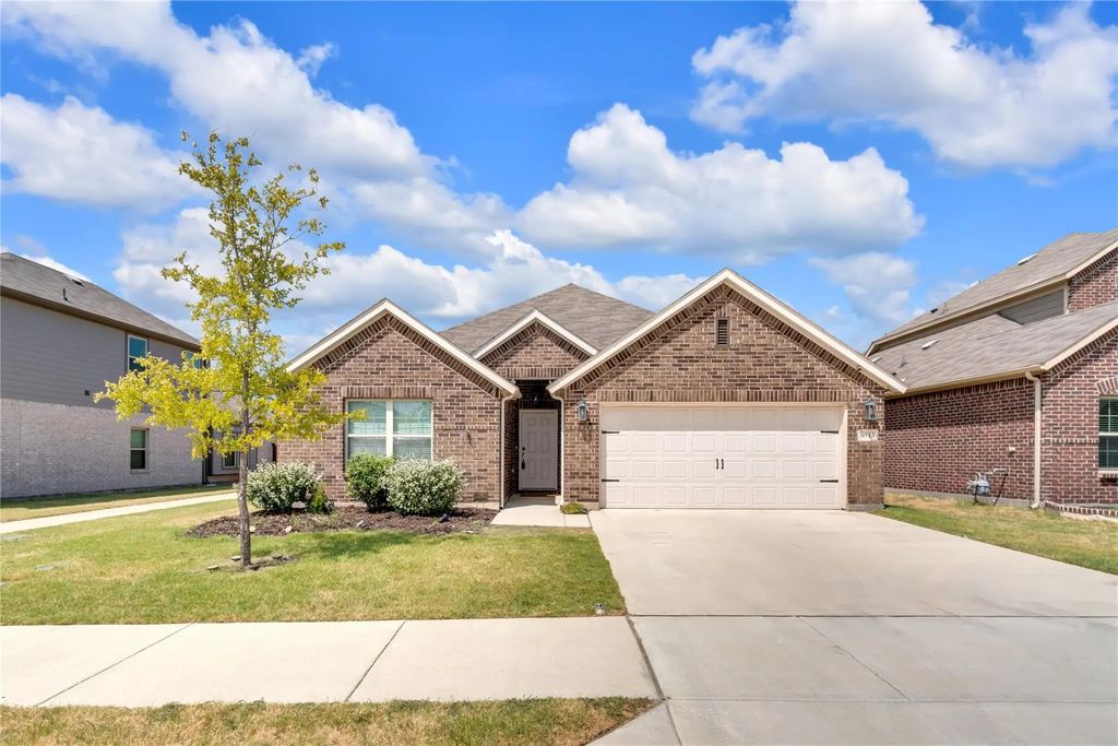 8913 Lantana Meadow Drive, Fort Worth