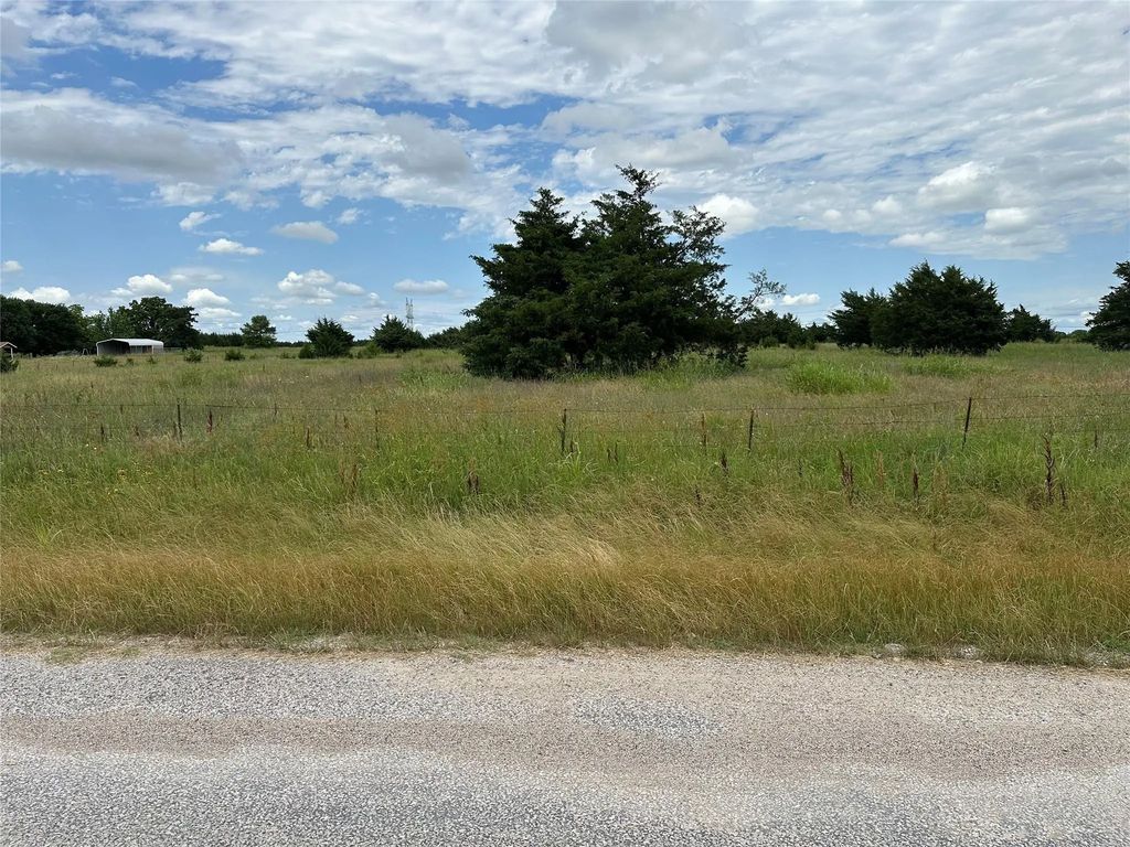 2641 Lemonade Lane, Farmersville