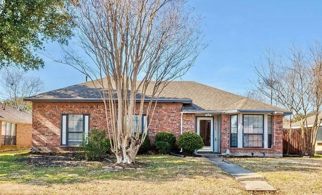 2313 Lakeshore Lane, Rowlett
