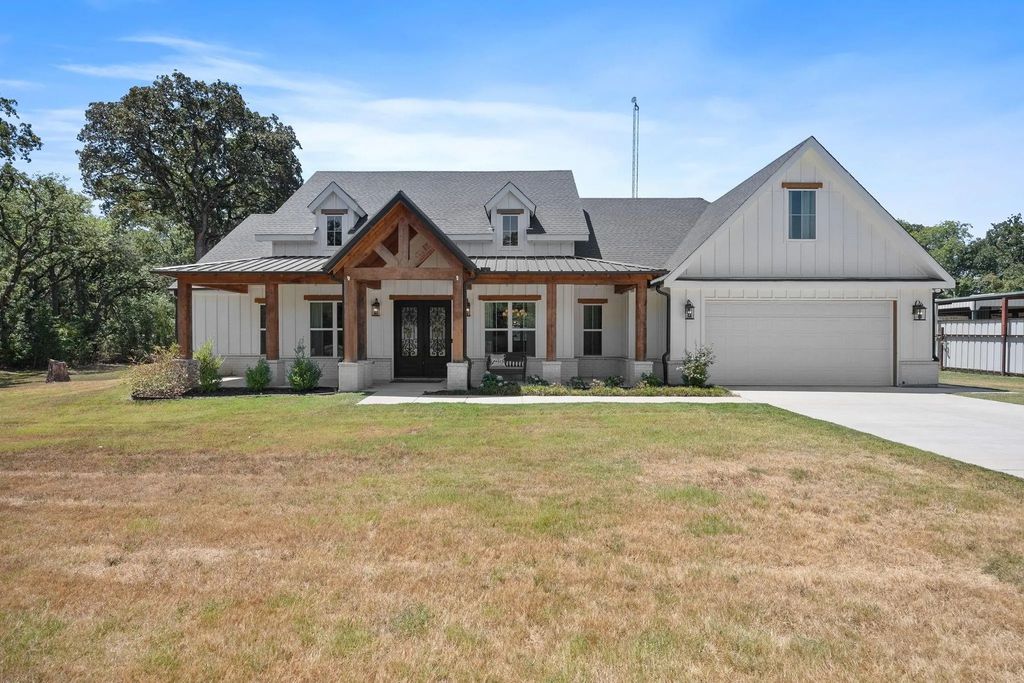 17803 County Road 381, Terrell