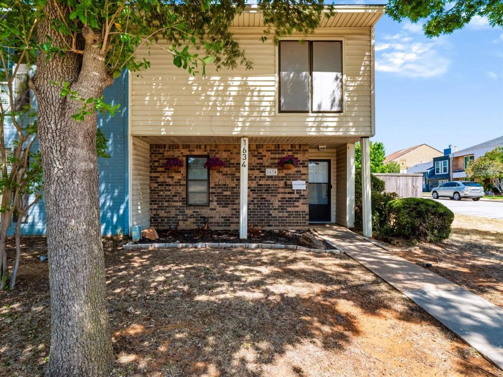 1634 Sonnet Drive, Grapevine