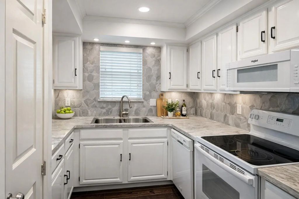 3635 Garden Brook Drive 118, Farmers Branch
