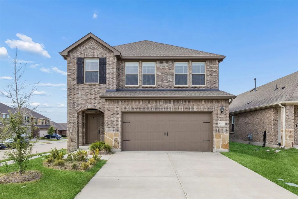 860 Moonwake Drive, Lavon