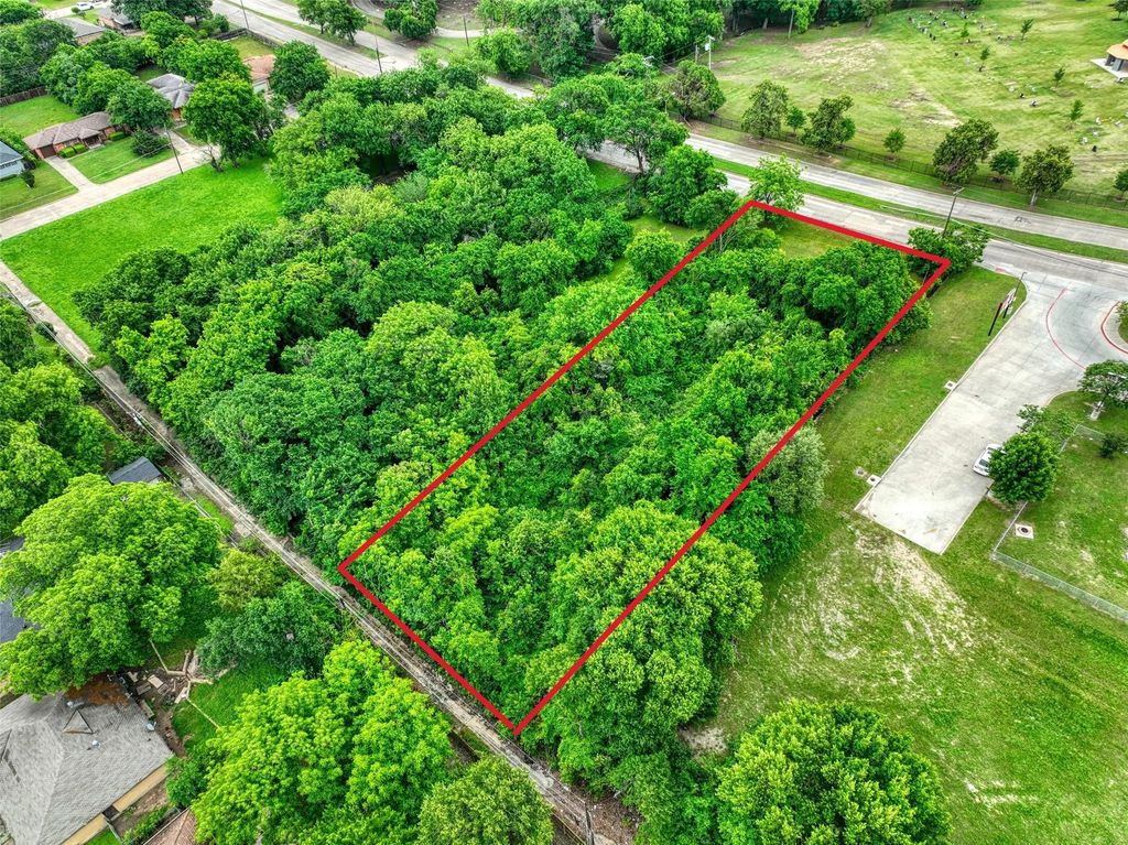 225 E Laureland Road, Dallas