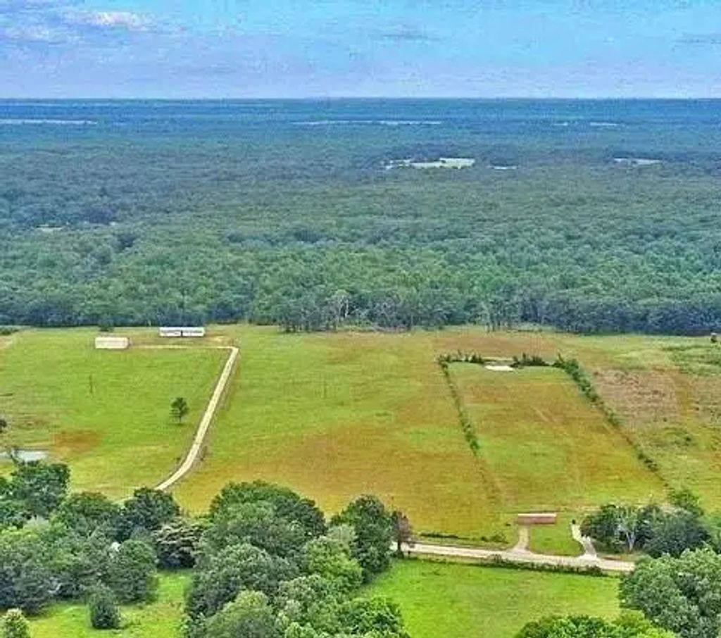 560 W Fm-71, Mount Pleasant