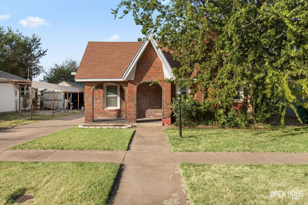 206 E Summit Avenue, Electra