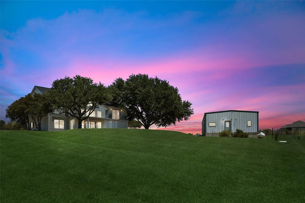 9578 Fm 740, Forney