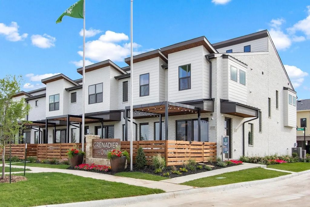 2033 Hillard Mews, Celina
