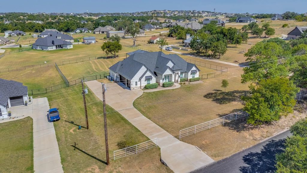 650 Finney Drive, Weatherford
