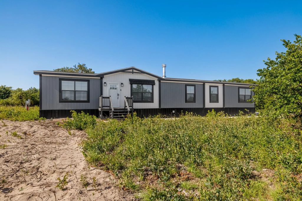2240 Live Oak Trail, Clyde