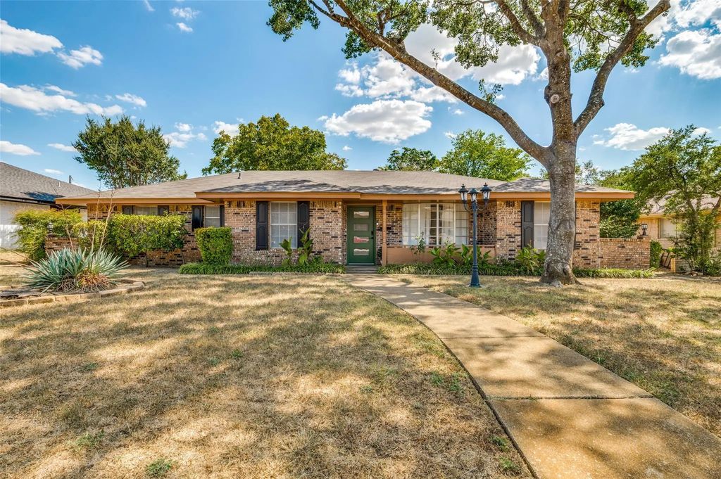 948 Briarcove Place, Lancaster
