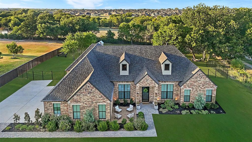 631 San Saba W, Midlothian