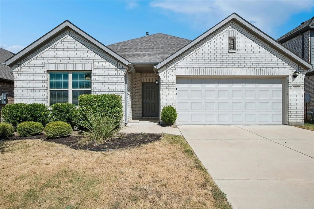 3304 Macaw Road, Celina