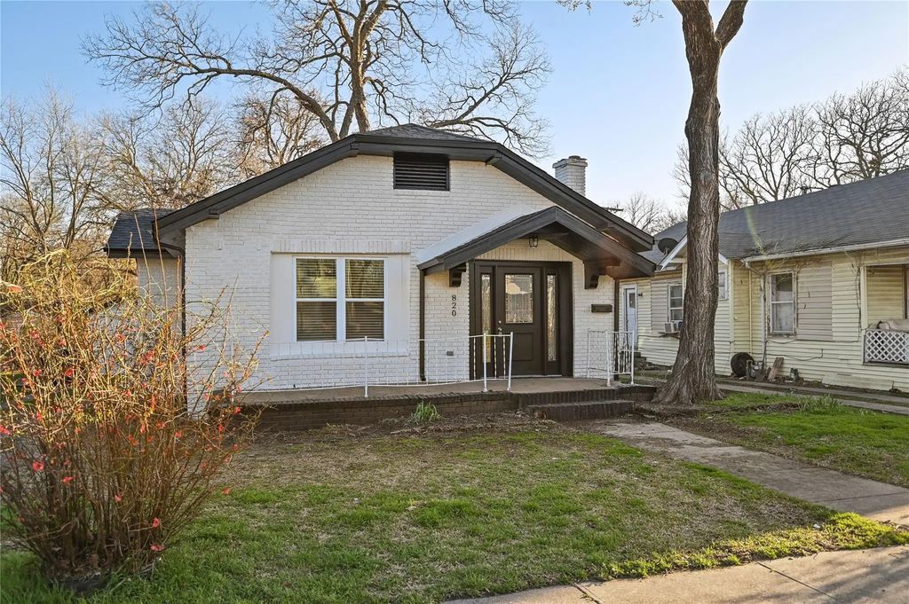 820 W College Street, Sherman