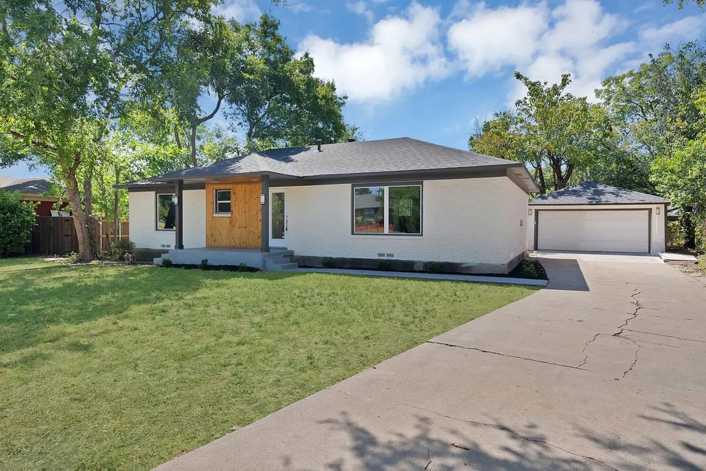 112 Laurel Street, Lancaster