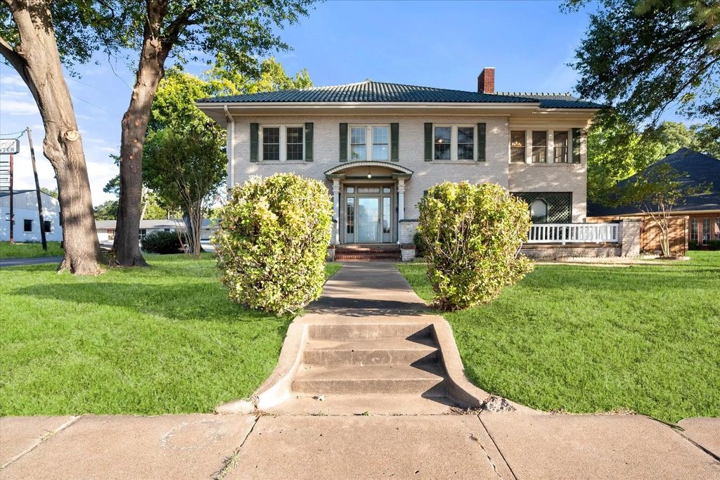 1452 W 2nd Avenue, Corsicana