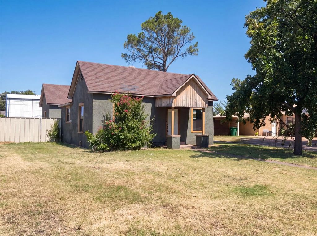 606 N Cedar Street, Seymour