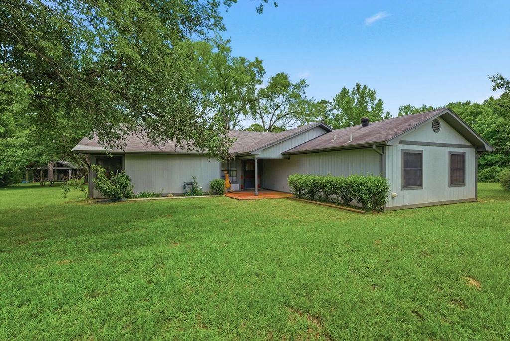 6146 County Road 334, Tyler