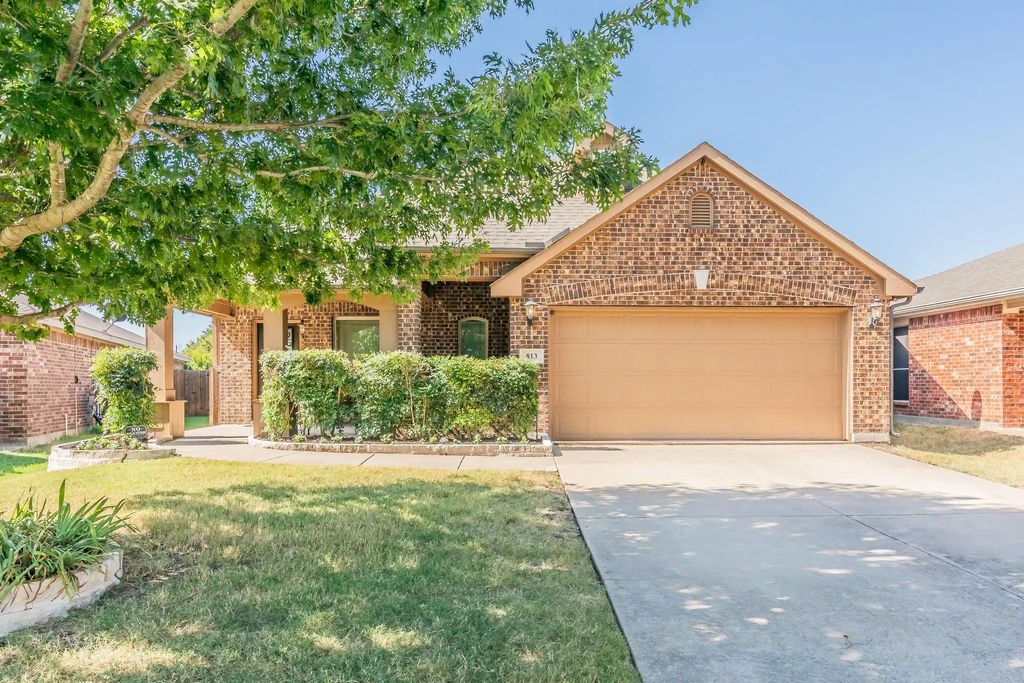813 Andrews Court, Anna