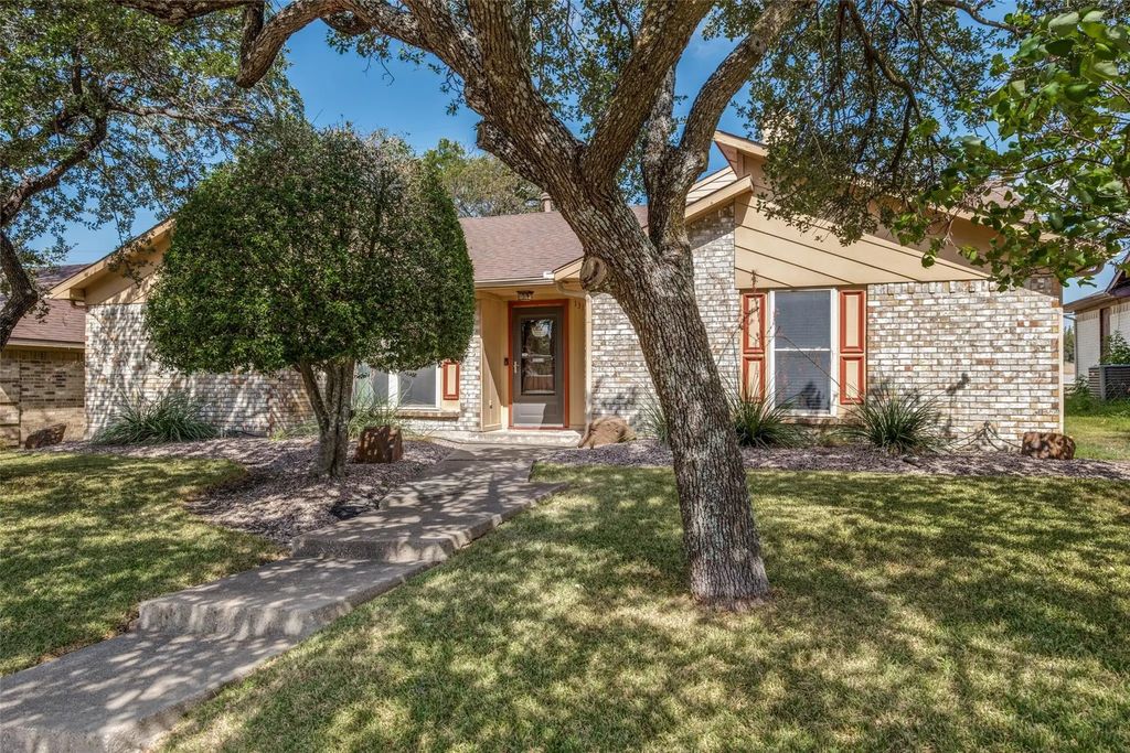 1317 Americana Lane, Mesquite