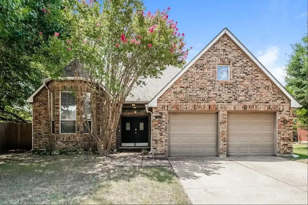 553 Mercer Street, Grand Prairie
